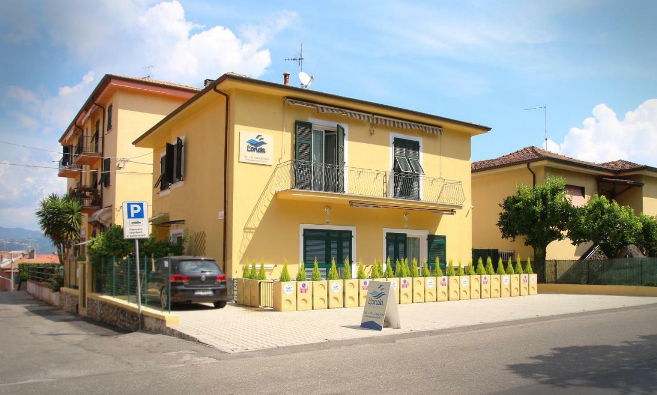 Appartamento L'Onda 2 - Via Provinciale フェッツァノ エクステリア 写真